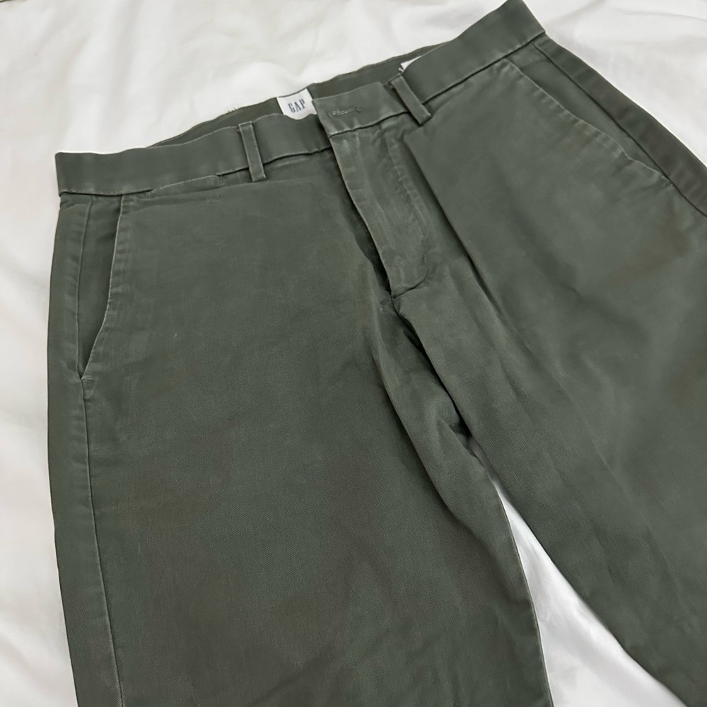 GAP Men's Khaki Green Chinos